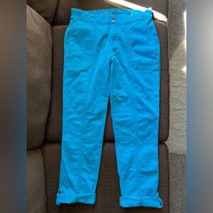 Mid-Rise Pret-A-Pedi Straight Crop Pants